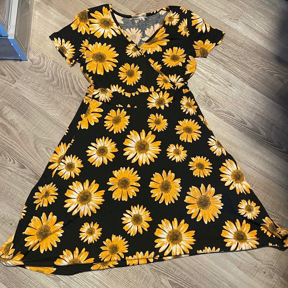 Women’s Sunflower Dress